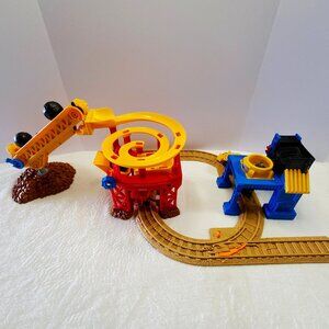 GeoTrax Lift N' Load Quarry Construction Set Front End Loader Trains Coal Mine